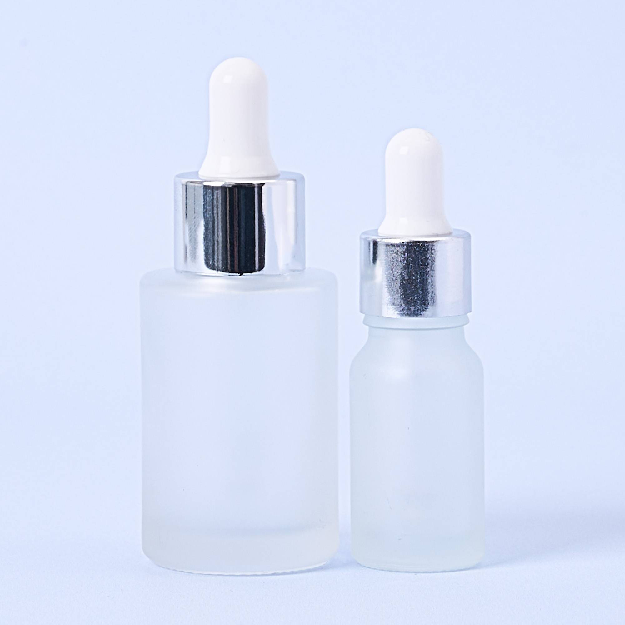 10130 Frosted Dropper Bottles With Silver Pipettes