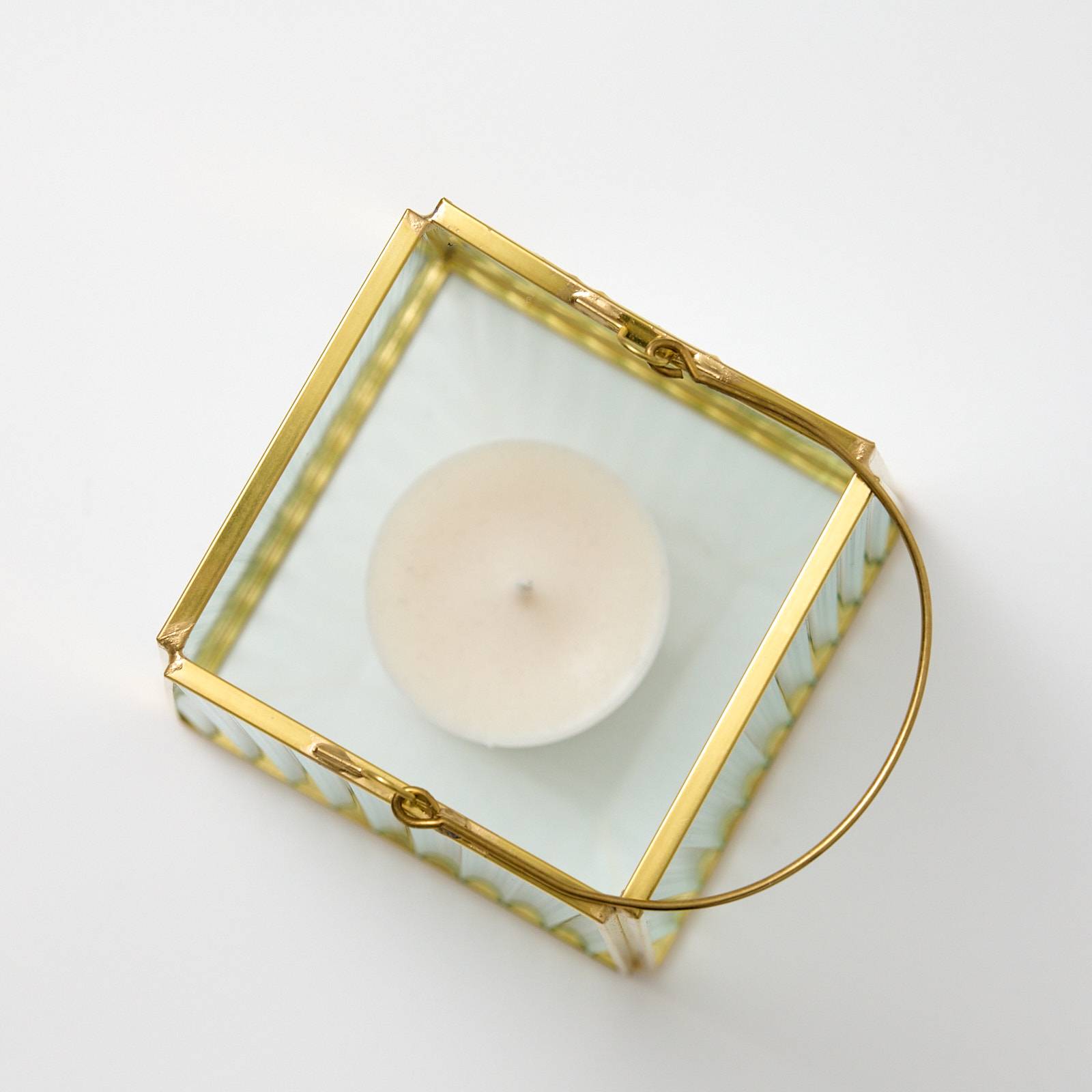 12354 Medium Glass Lantern - Gold Ribbed