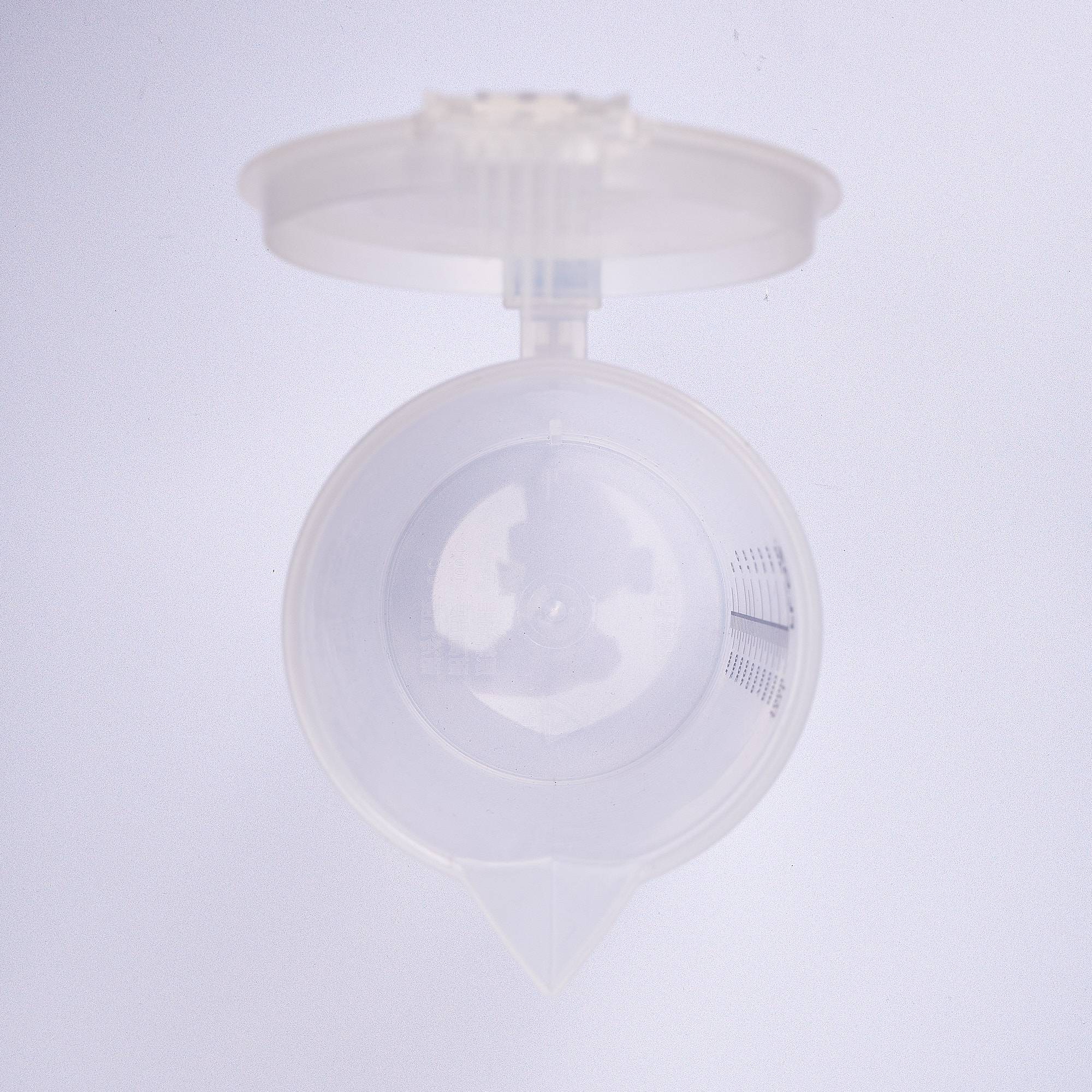 9024 Measuring Jug with Lid, 1L - Lid Open