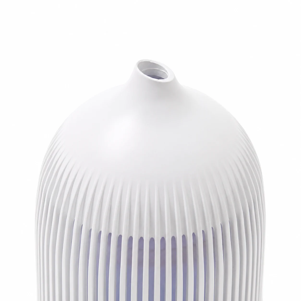White Plastic Ribbed Electric Aroma Diffuser White Plastic Ribbed Electric Aroma Diffuser