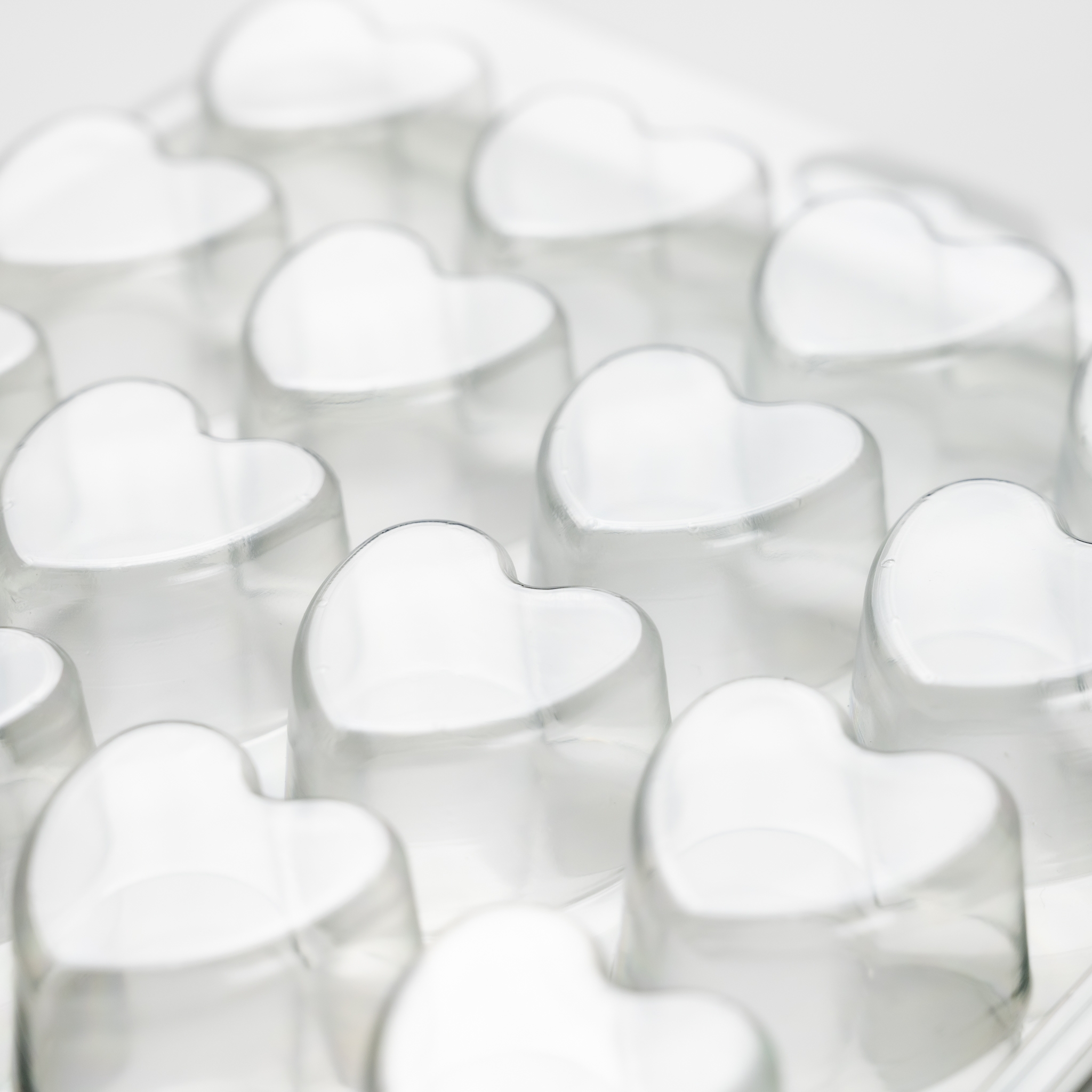 2471 Large Heart Clamshell