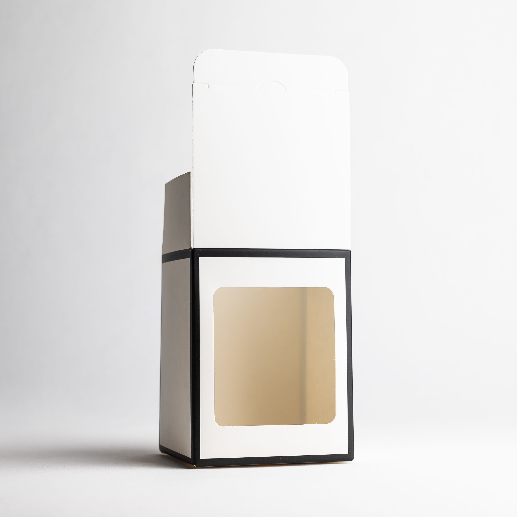 2894 20cl White Candle Box With Black Rim With Window