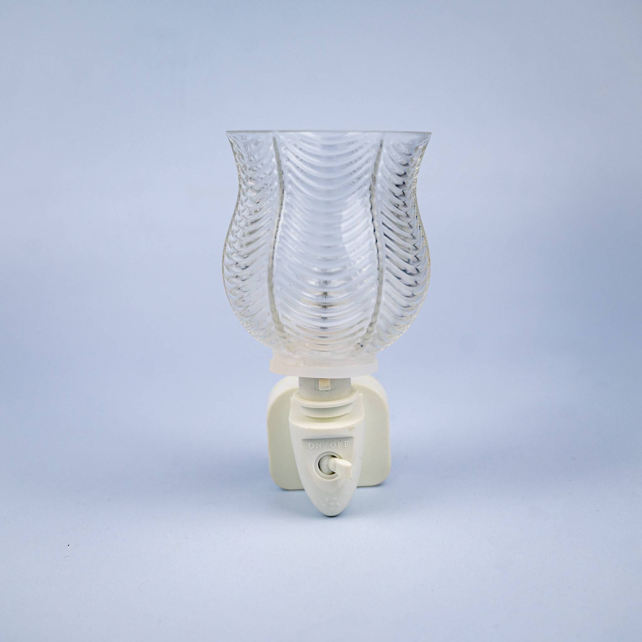 11978 Wax Warmer Ribbed Glass Plug-in Clear