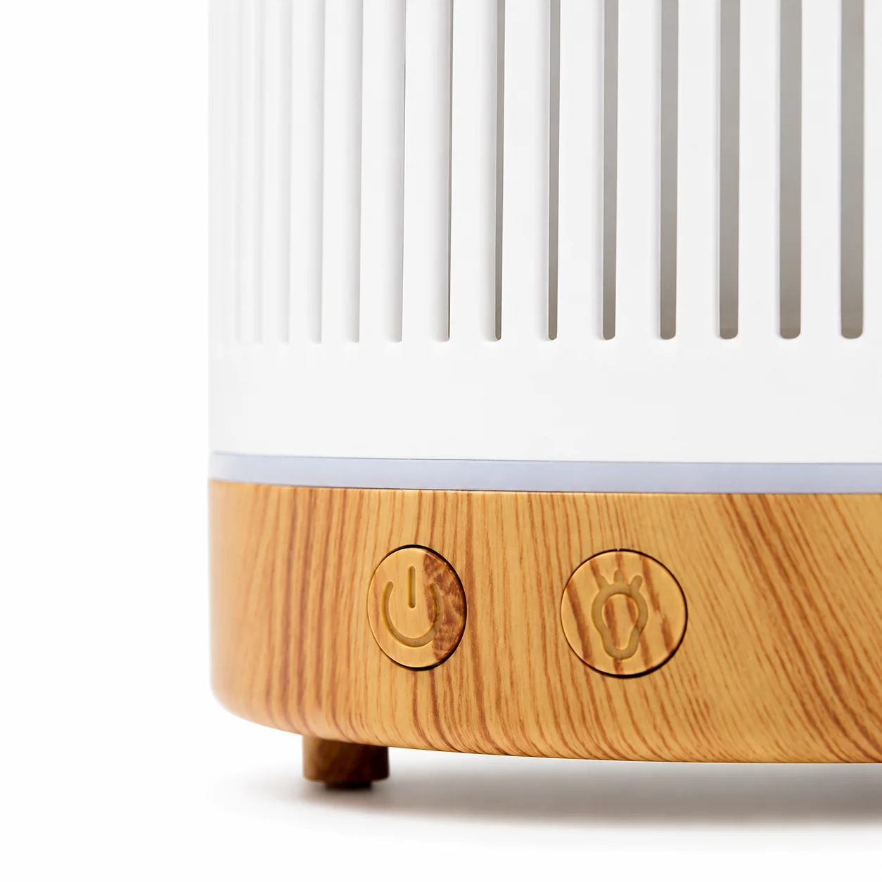 White Plastic Ribbed Electric Aroma Diffuser with Wood Effect White Plastic Ribbed Electric Aroma Diffuser with Wood Effect