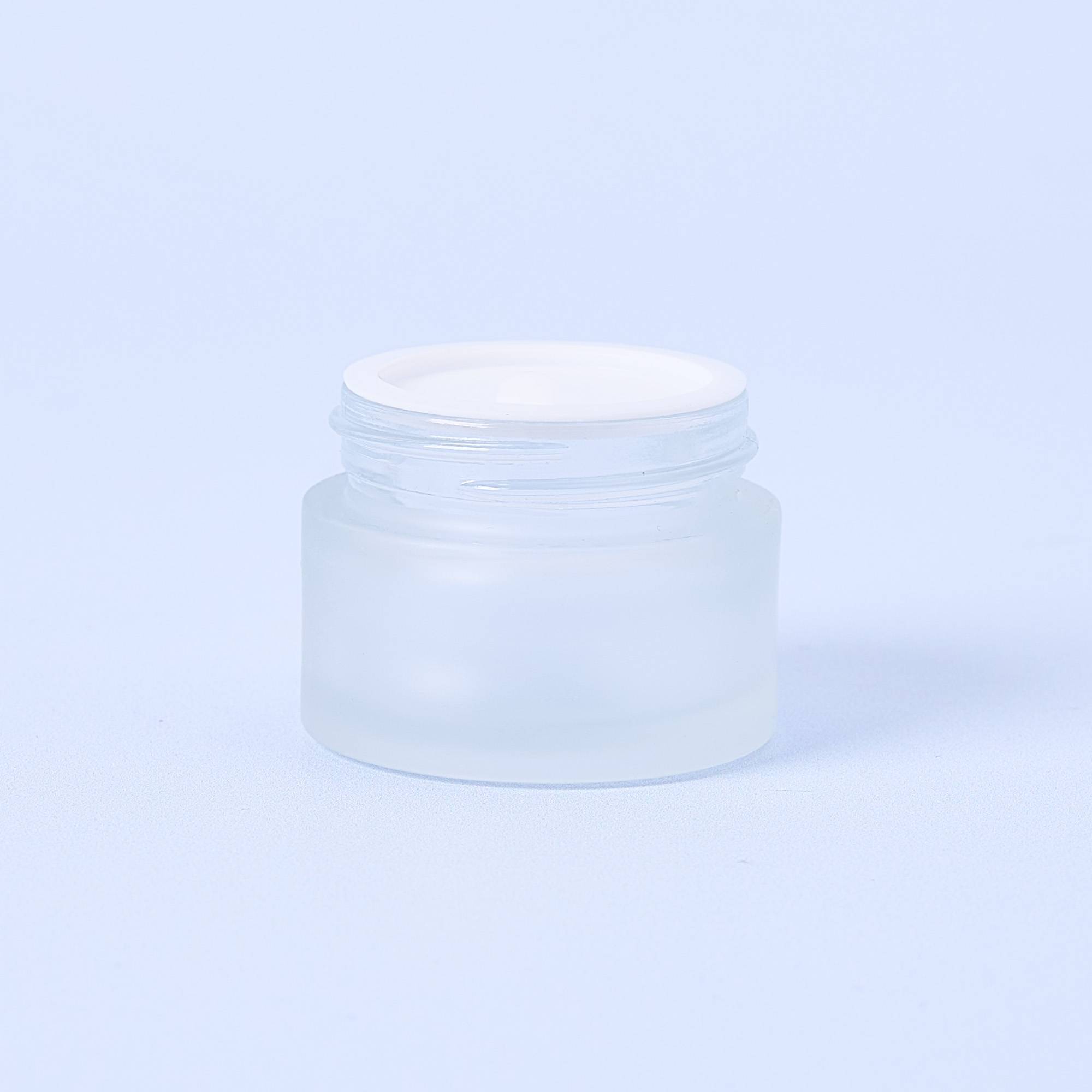10042 15ml Frosted Jar With Silver Lid - Box of 10