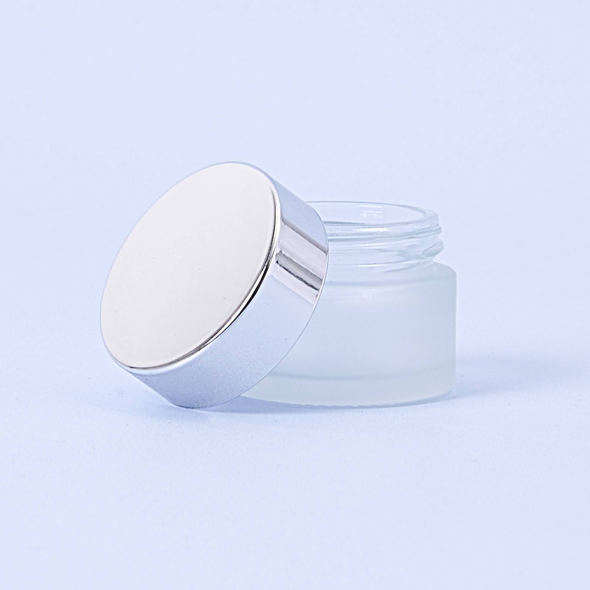 10020 15ml Frosted Jar With Silver Lid - Box of 10